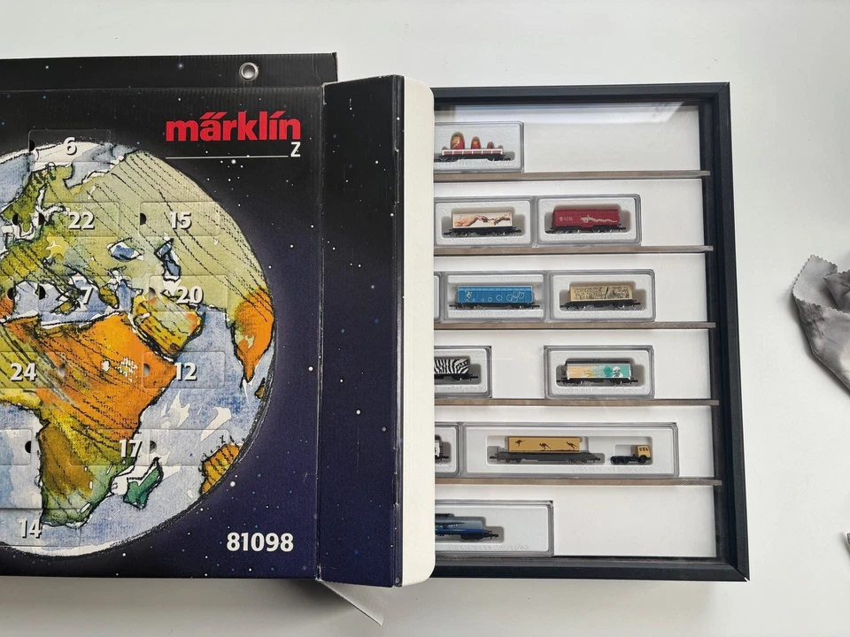 Märklin Mini Club Spur Z 81098 Adventskalender, 24 Wagen in Vitrine - Bild 2 von 4