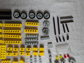 LEGO TECHNIC: Universal Set (8020) with Box & Instructions *Missing some pieces