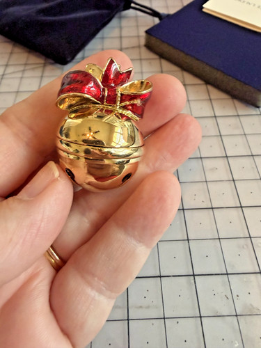 2007 Estee Lauder Beautiful Solid Perfume Compact - Christmas Jingle Bell