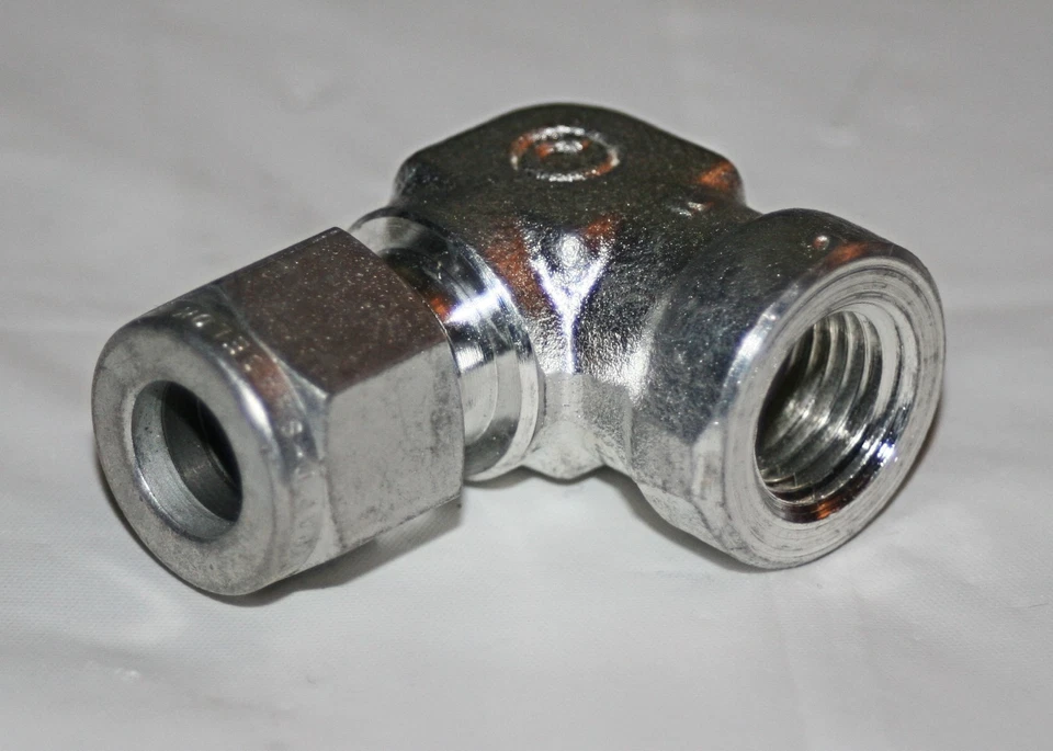  3/8" Tube x 1/4" FNPT  Carbon Steel Elbow Swagelok Crawford S-600-8-4  - Image 2 of 4