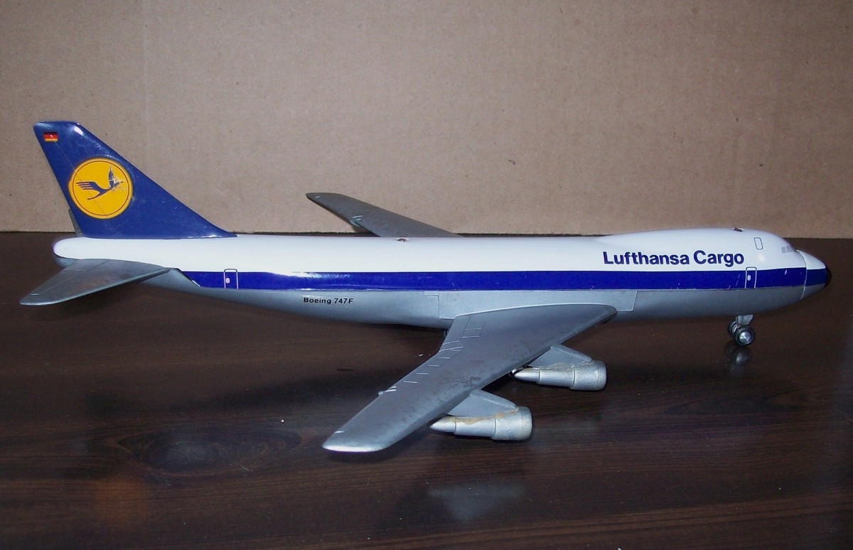 1:250 Lufthansa Cargo BOEING 747F Display Model by Schabak (Schuco