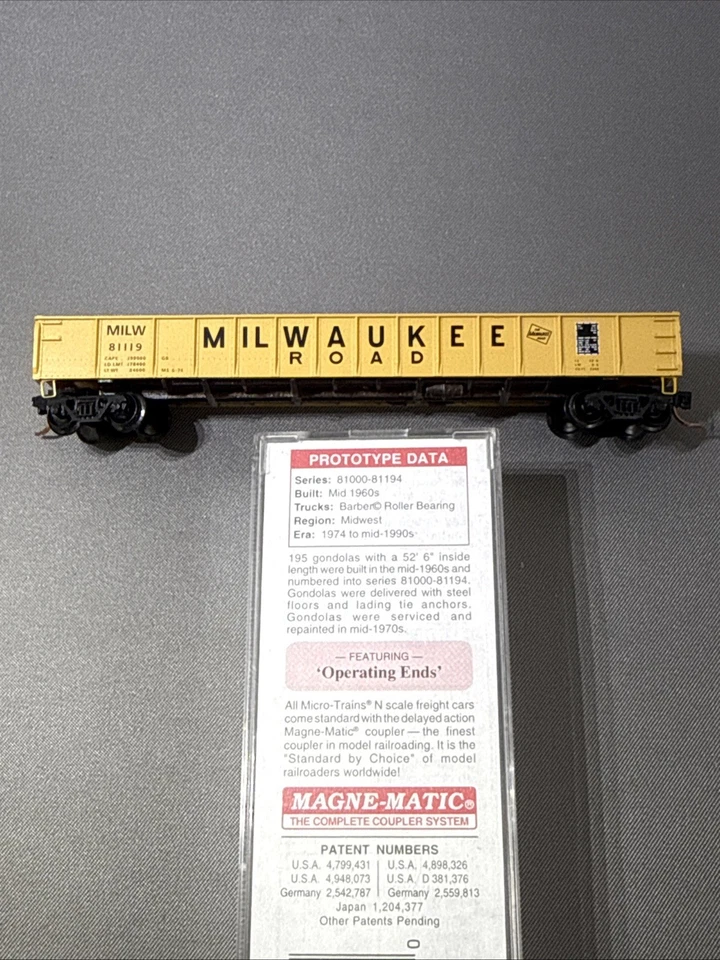N Scale Micro-Trains MTL 48110.2 MILW Milwaukee Road 50' Gondola #81119 w/ Load - Image 3 of 4