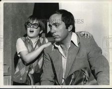 Press Photo Sparky Marcus with Cincinnati Reds Baseball Star Johnny Bench on CBS