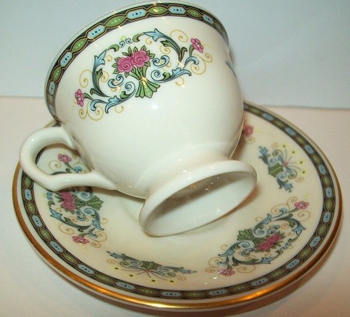 PICARD FOR DANBURY MINT DEMITASSE CUP AND SAUCER MINT - Picture 2 of 3