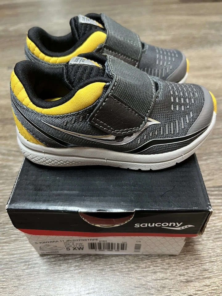 Bebê infantil Saucony KINVARA JR cinza amarelo tamanho 5XW - Imagem 3 de 4