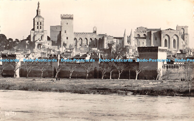 R385945 Avignon Vaucluse Les Remparts Le Palais des Papes et Notre Dame Des Doms