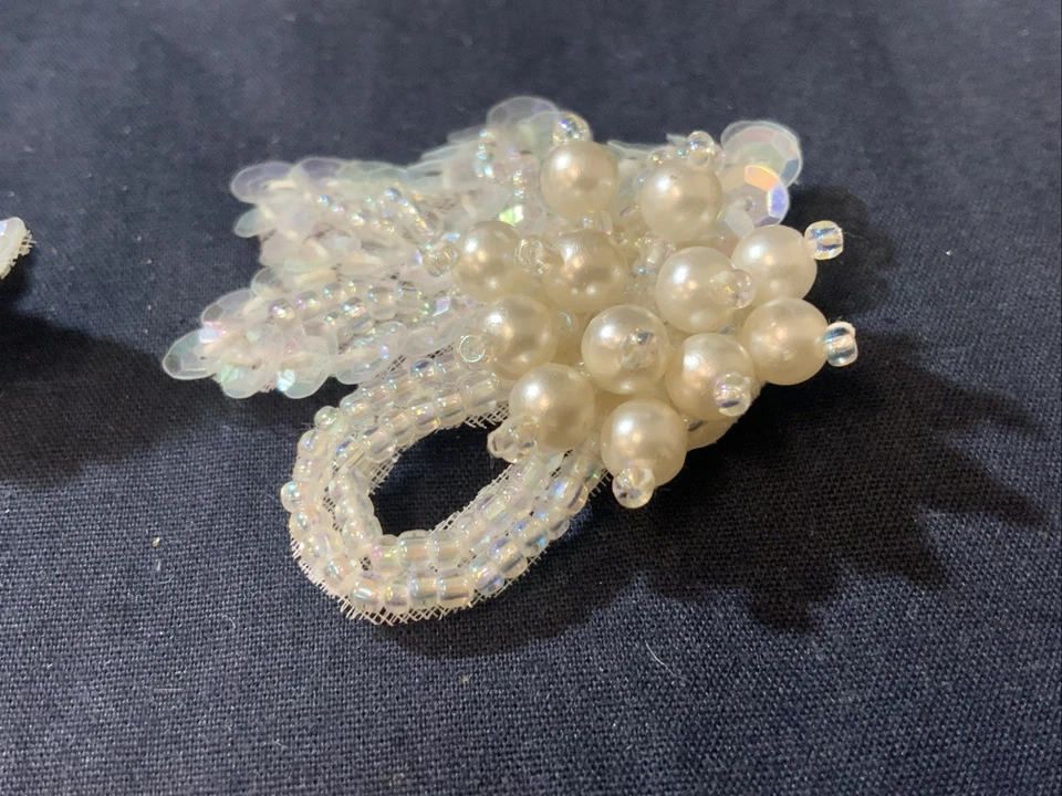 Cuentas de semillas de perlas sintéticas blancas lentejuelas florales boda formal vintage clips para zapatos Foto 4 de 4