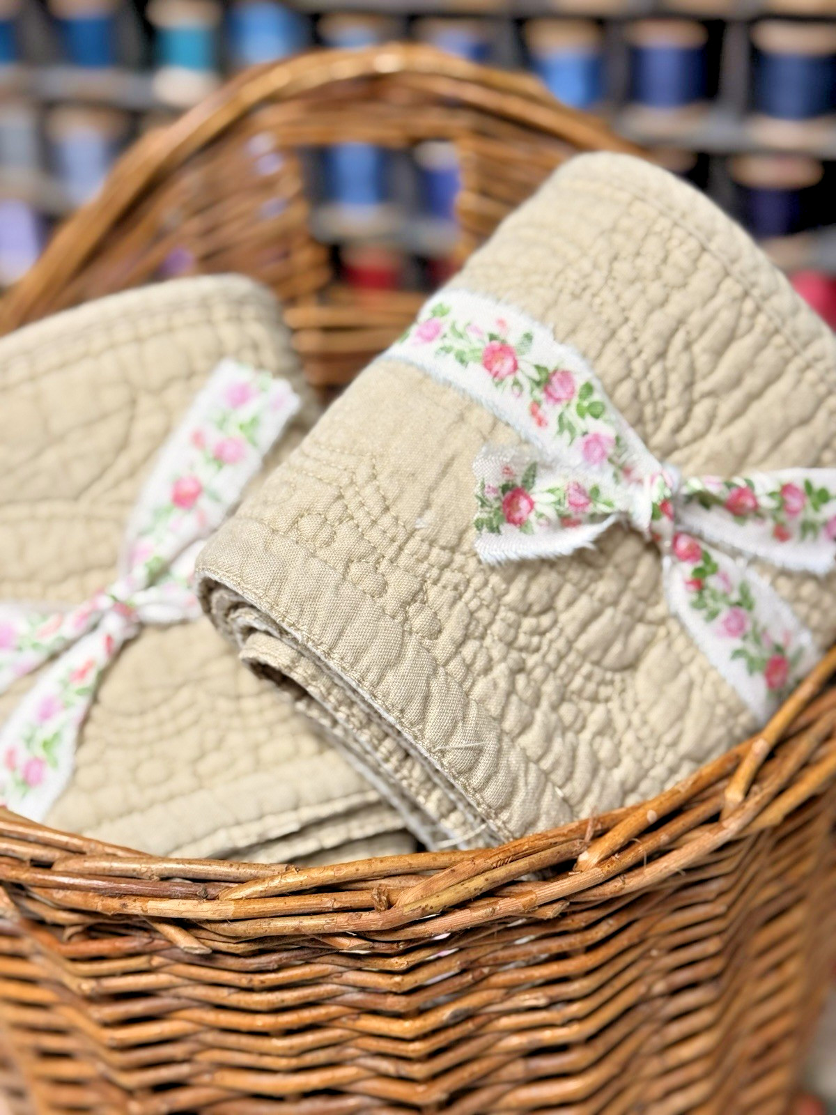 LOVELY Vintage Quilt Edge Fabric Roll 5x36"