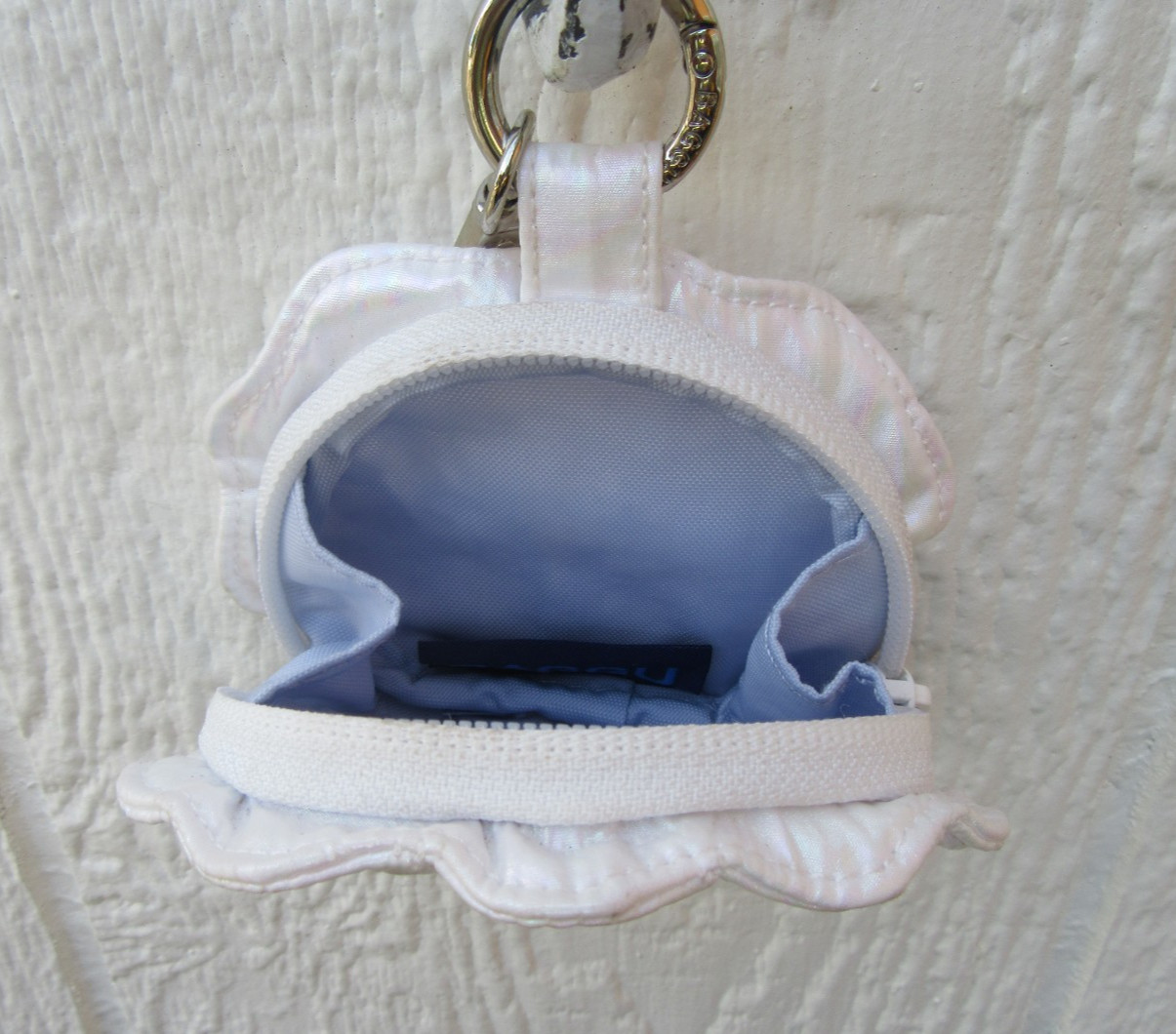 BAGGU Iridescent Clamshell Zip Pouch Shell Charm … - image 5