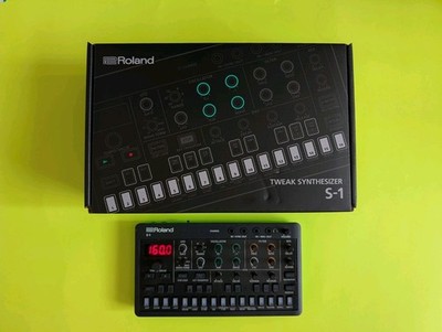 Roland AIRA S-1 Compact Polyphonic Tweak Synthesizer Module