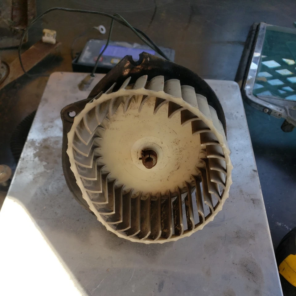 UM MOTOR SOPRADOR AQUECEDOR A/C USADO ORIGINAL 1971 -1973 CARREGADOR DODGE PLYMOUTH GTX - Imagem 2 de 2