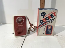 Vintage Soundesign Red Transistor AM Pocket Radio Model 1177 Tested! In Box
