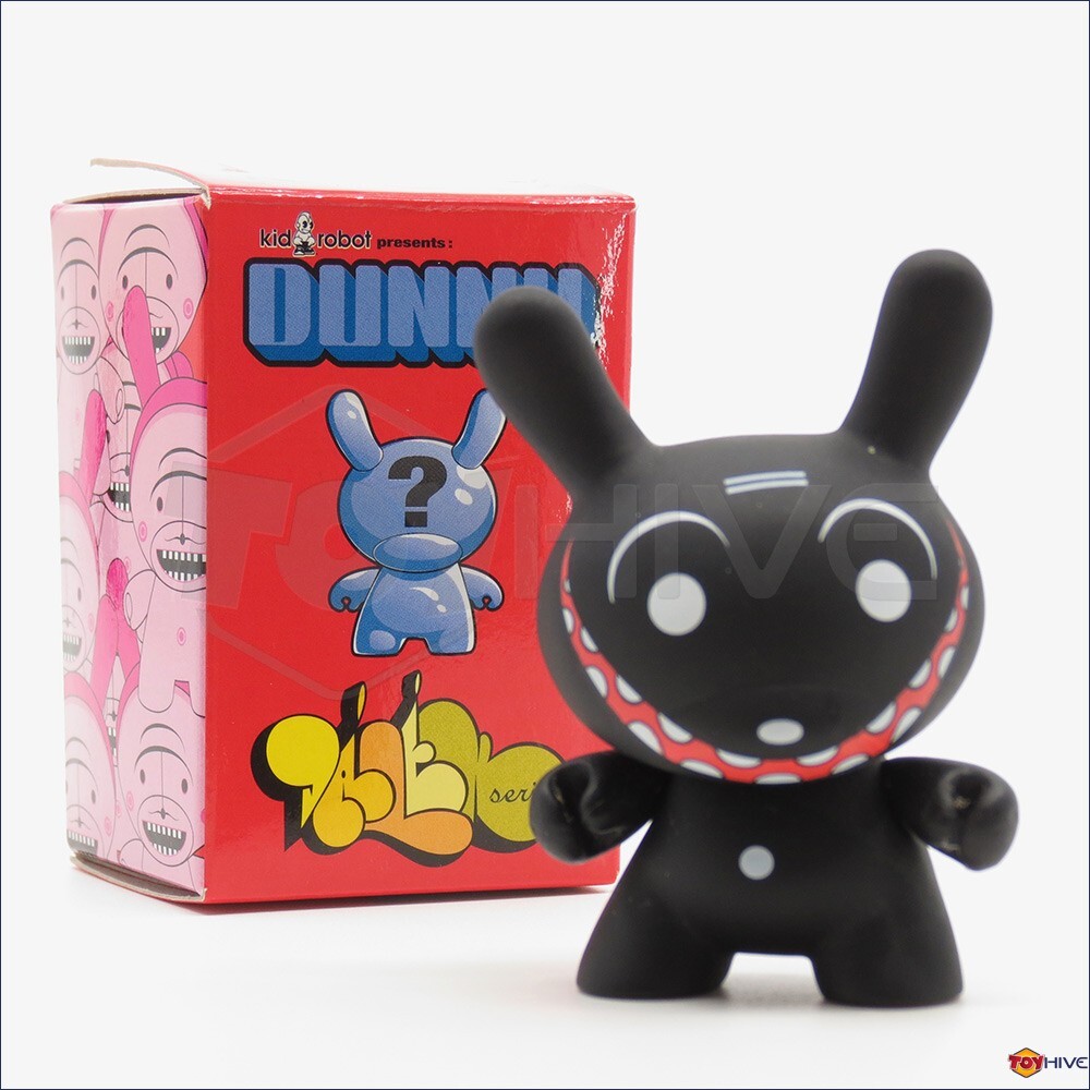 Kidrobot Dunny 2004 Dalek series Grinning Black 1/96 Chase 3-inch
