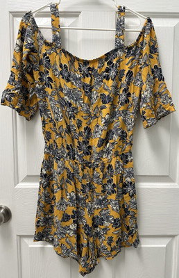 Apt 9 Yellow Romper Navy and White Flowers Tags Missing READ DESCRIPTION