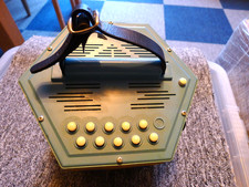 Stagi Brunner (włoski) Anglo 20+1 Button Concertina.. Żółto-niebieska..... GC.