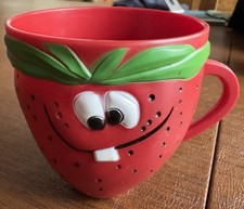 1969 Freckle Face Strawberry Pillsbury FUNNY FACE Drink Plastic Mug Cup Promo