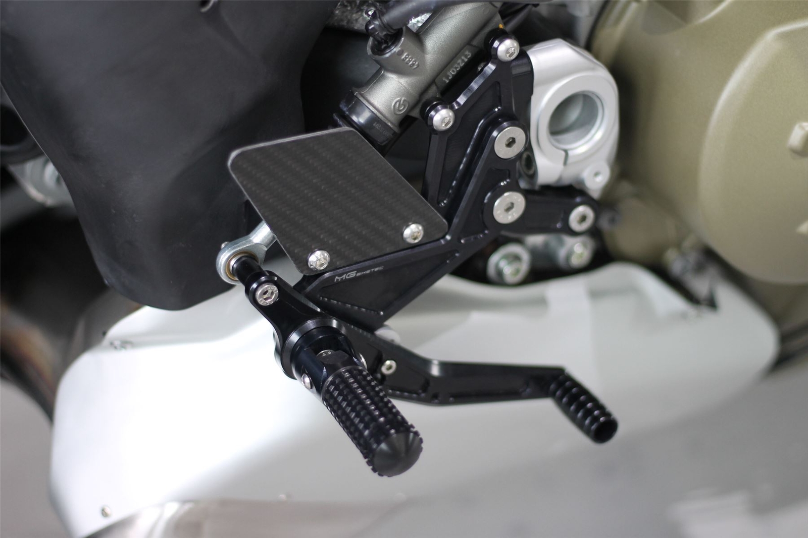 MG Biketec Rearset Kit Black Folding Footpegs DUCATI Streetfighter V4 SP 2020-23