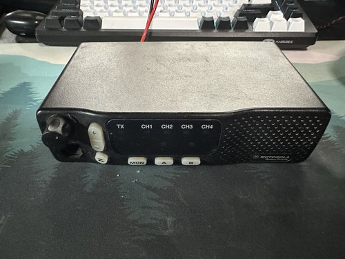 Motorola Radius M1225 VHF 4-Channel 45W Analog Mobile Radio M43DGC90E2AA