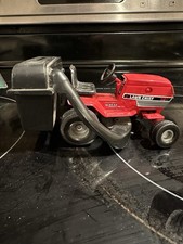 1991 1/16 Scale Models Lawn Chief 12.5 Lawn Garden 520 Tractor Mower Bank