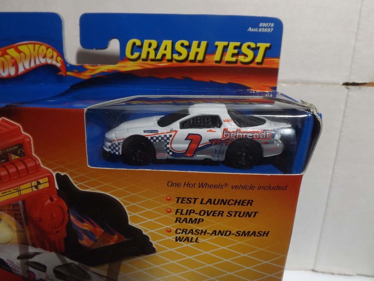 2002 Hotwheels Crash Test Playset with White Pontiac Firebird | eBay