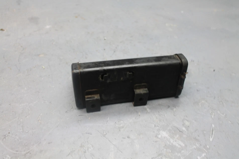 Yamaha At1 1971 caja de herramientas Foto 2 de 4