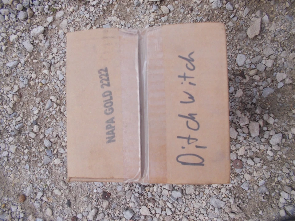 Napa Gold 2222 tractor air Gold filter NOS Old Stock Never been used in box - Image 3 of 4