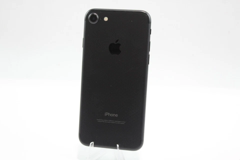Apple iPhone 7 (Unlocked) A1778 32GB Black Grade B Boxed - Image 4 of 4