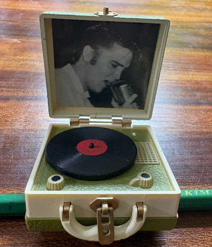 2007 Carlton Cards ELVIS PRESLEY Mini Record Player Ornament. Teal Blue.