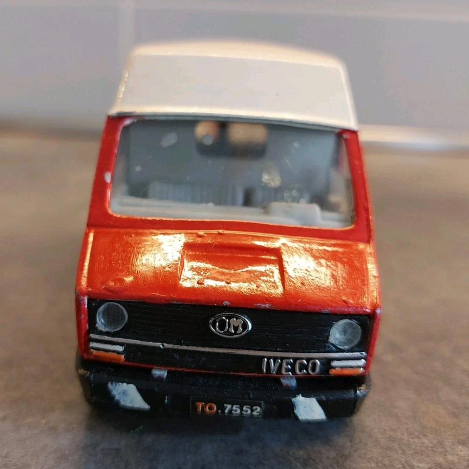 Iveco Daily OM Grinta Old Cars Made in Italy Scala 1/43  - Immagine 3 di 4