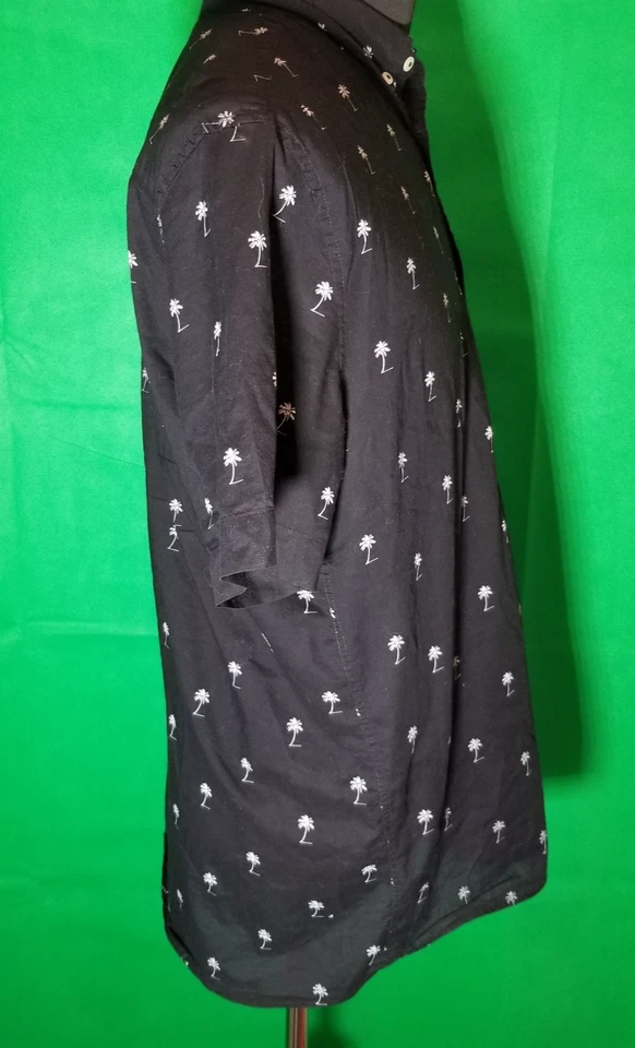 H&M Men's Button Up Shirt Size Large Black Palm Trees Casual Resortwear Retro - Image 4 of 4