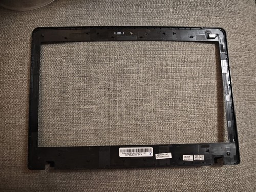 Lenovo Thinkpad E325 Screen Surround / Bezel Trim - Picture 2 of 3