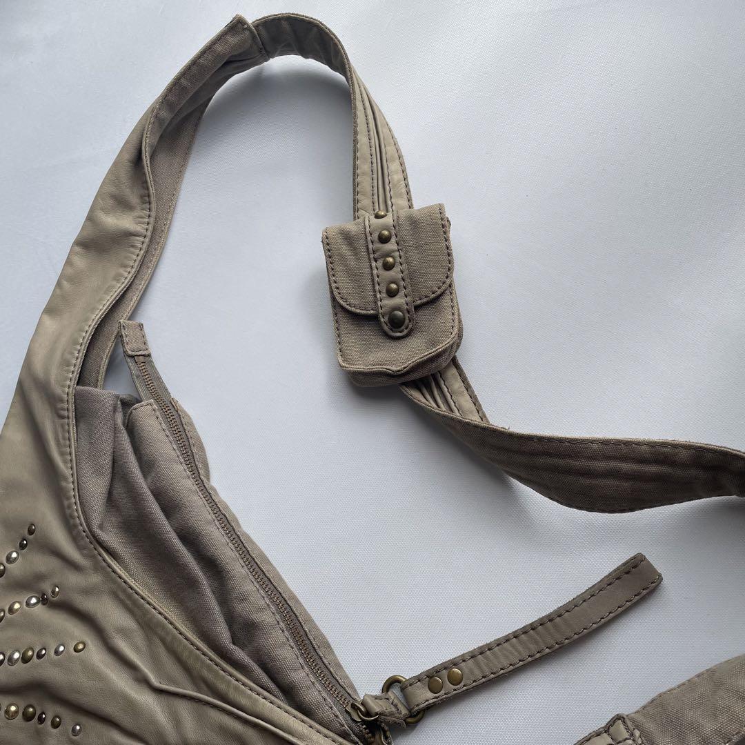Diesel Men Archive Leather Studs Shoulderbag Stylish Diesel Men Archive Leather Studs Shoulderbag Stylish