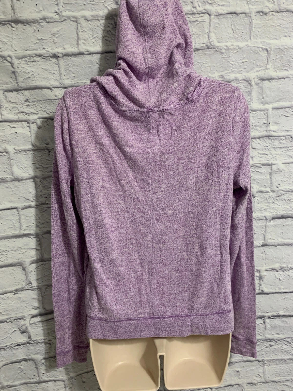 UNDERCOVER Felpa con cappuccio Victoria's Secret lavanda con occhiello pollice collo a scoop pullover