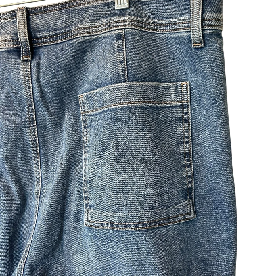 Chicos Womens Trouser Crop Light Wash Classic Blue Wide-Leg Jeans 3.5 Size 18 - Image 3 of 4