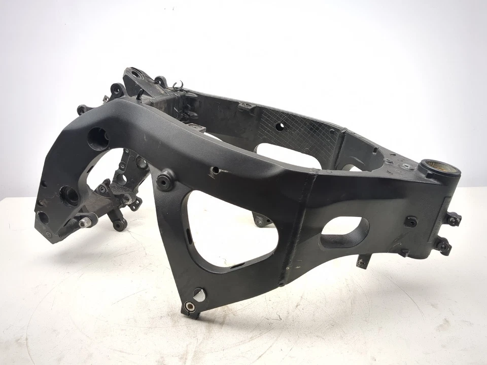 06 07 Suzuki GSXR 750 cuadro principal chasis CLN recto Foto 2 de 4