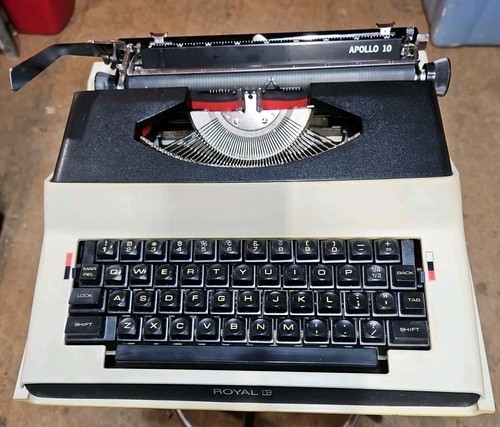 Vintage Royal Apollo 10 tragbare elektrische Schreibmaschine mit Koffer getestet & funktionsfähig gebraucht