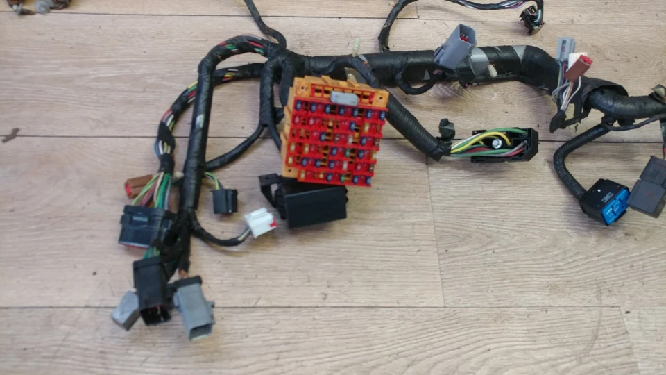 Жгут проводов для приборной панели 2001 Ford Mustang GT с автоматическим откидным верхом от оригинального производителя - Изображение 4 из 4