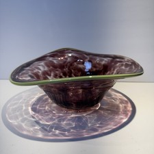 VTG Hand Blown Tortoiseshell Pattern Green Rim Art Glass Wave Bowl