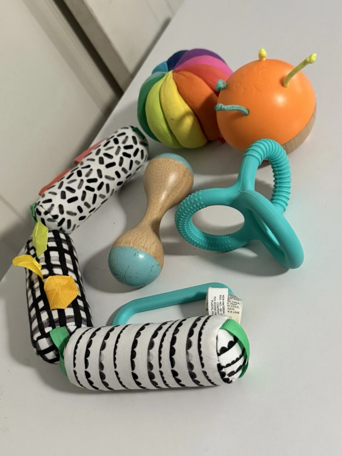 Lovevery Baby Toy Lot: Charmer & Looker Play Kits Montessori Sensory Rattles
Opens in a new window o