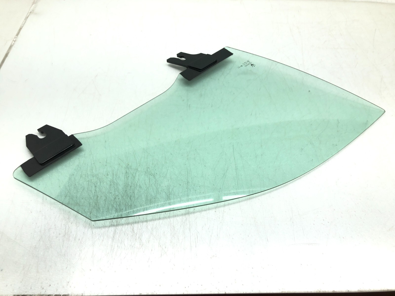 2021-2024 MASERATI LEVANTE RIGHT PASSENGER FRONT DOOR WINDOW GLASS OEM