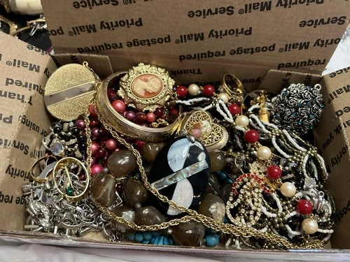 Vintage & Modern Costume Jewelry Lot ~Some Signed ~Small Priority Box #1318