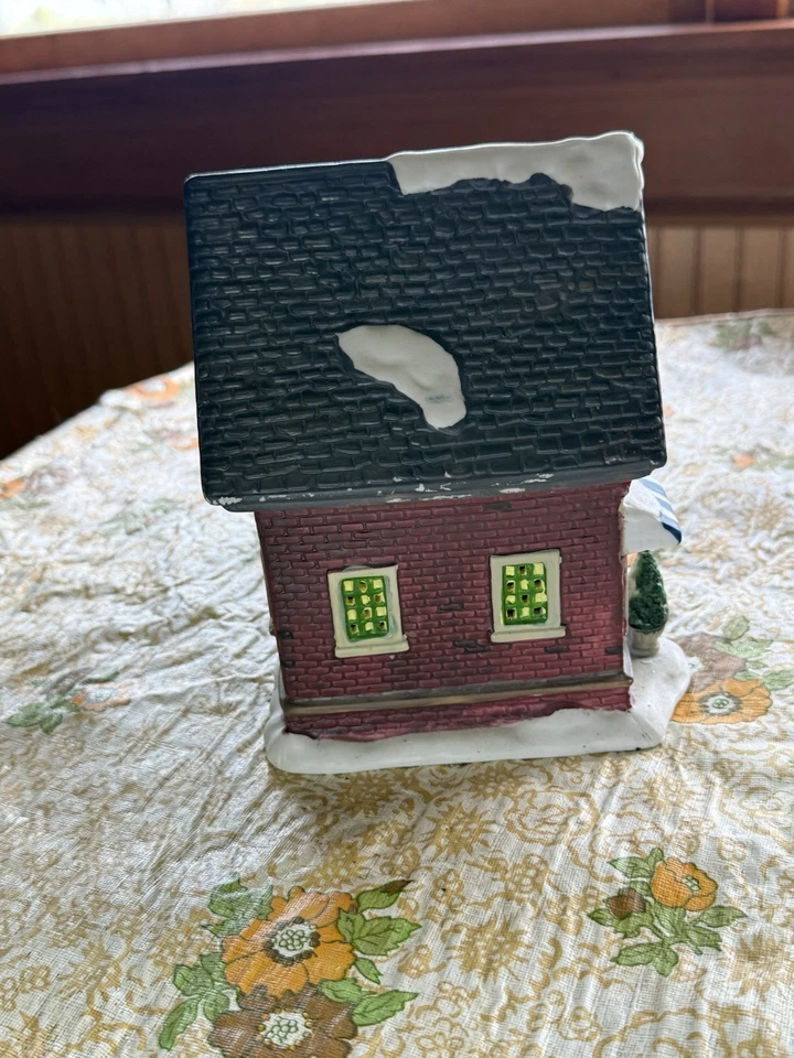 Santa's Workbench Towne Series Front Porch Quilt Shop Not Lighted - Image 3 of 4