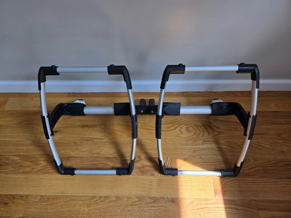 Adaptador de asiento de coche Bugaboo Twin para asientos Chicco Foto 2 de 3