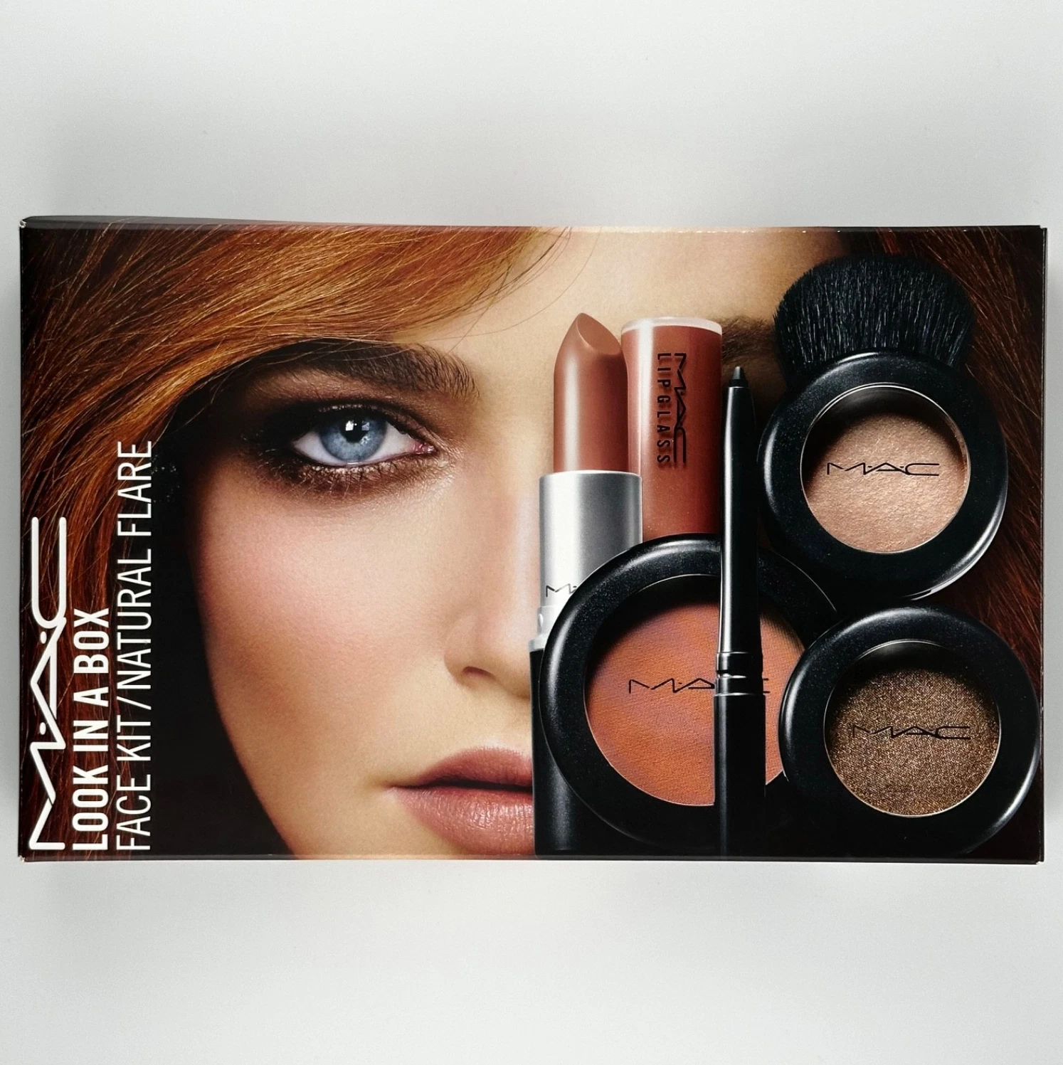 New! | MAC Look in a Box | Natural Flare Face Kit | Limited Edition 7-Piece Set
Opens in a new windo