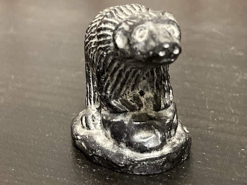 Canada Signed Wolf Carved Soapstone Black Bear Climbing On A Rock Sculpture - 第 4/9 張圖片