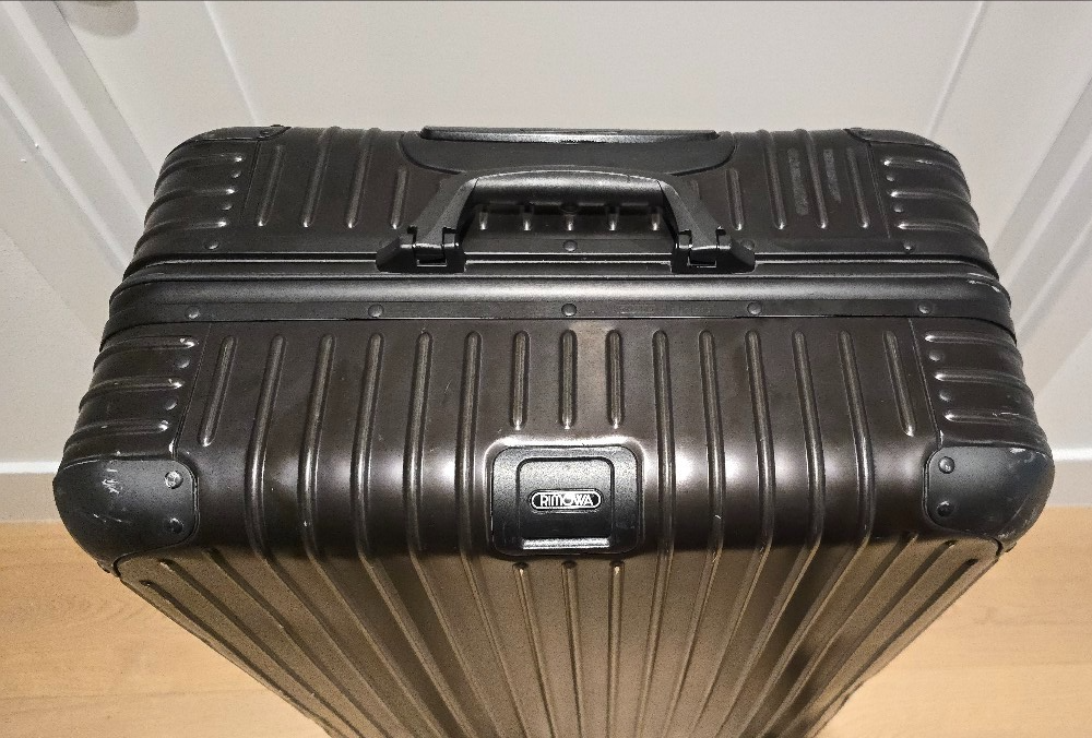 極美・98L・ガーメント付 RIMOWA TOPAS STEALTH E-TAG 極美・98L・ガーメント付 RIMOWA TOPAS STEALTH E-TAG