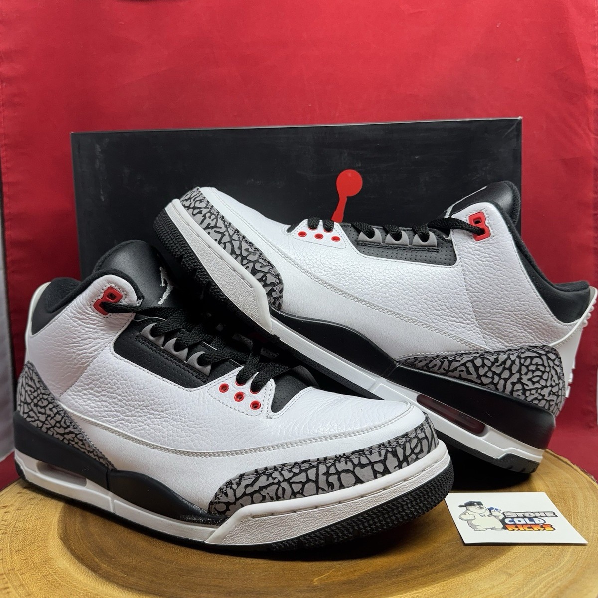 Nike Air Jordan 3 Retro Infrared 136064-123 Size 12 White Black Red Cement Bred Air Jordan 3  main image 4
