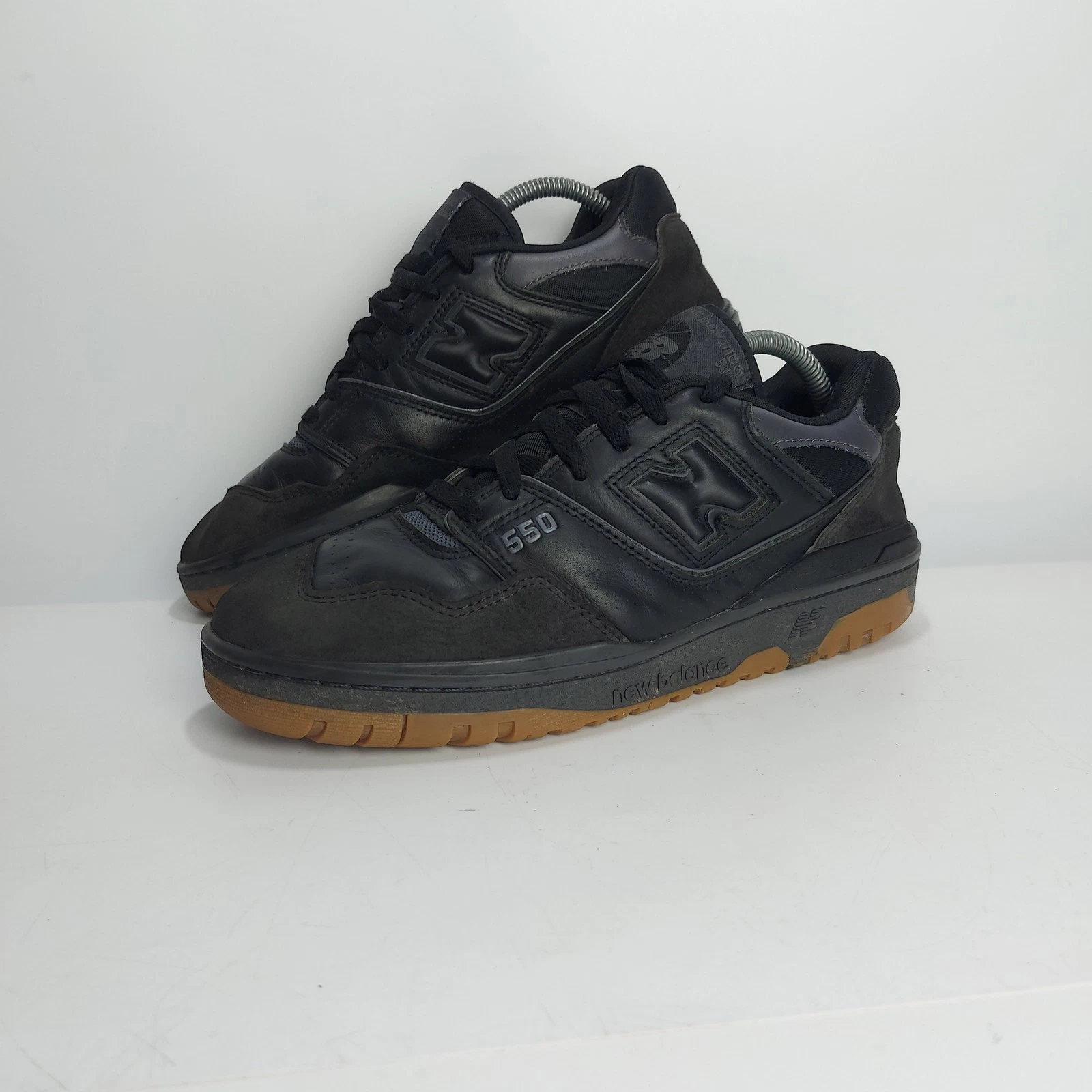 New Balance 550 Black Gum Scarpe da Ginnastica Uomo UK 8.5 Nero Scamosciato Maglia Sneakers