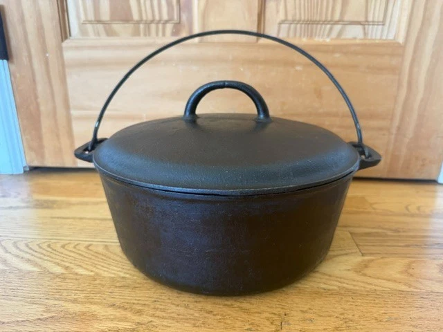 Vintage Griswold "Erie" No 9 Cast Iron Dutch Oven 2552 Lid Bail Handle
