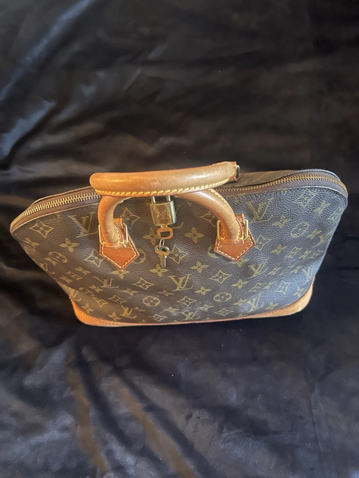 Louis Vuitton Alma, photo 3 sur 5